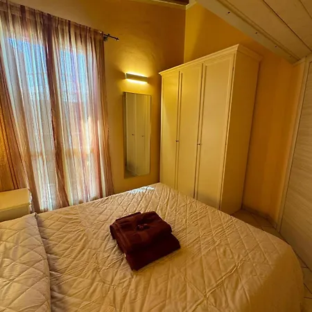 Apartment The Window -